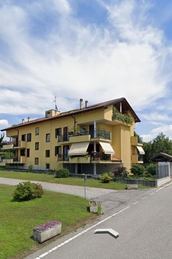 appartamento in affitto a Sesto Calende