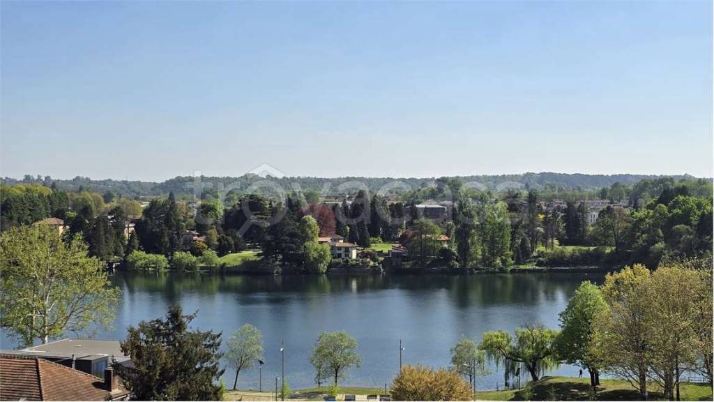 appartamento in affitto a Sesto Calende