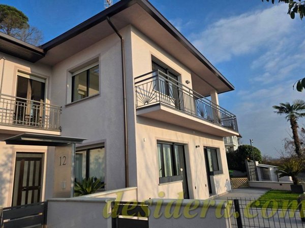 appartamento in affitto a Sesto Calende in zona Lisanza