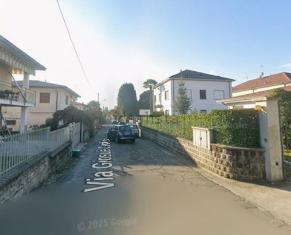 appartamento in affitto a Sesto Calende