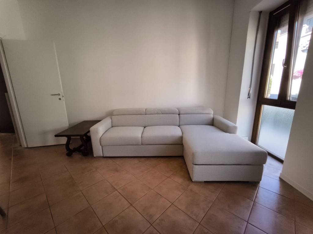appartamento in affitto a Sesto Calende