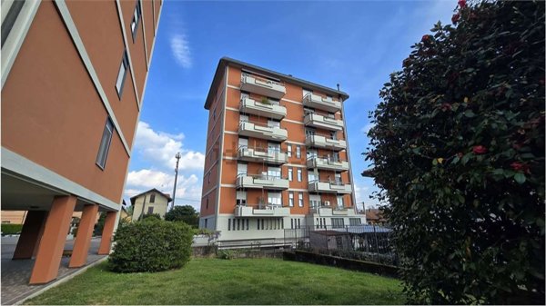 appartamento in affitto a Sesto Calende