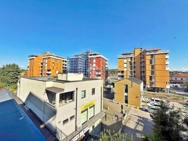 appartamento in affitto a Sesto Calende