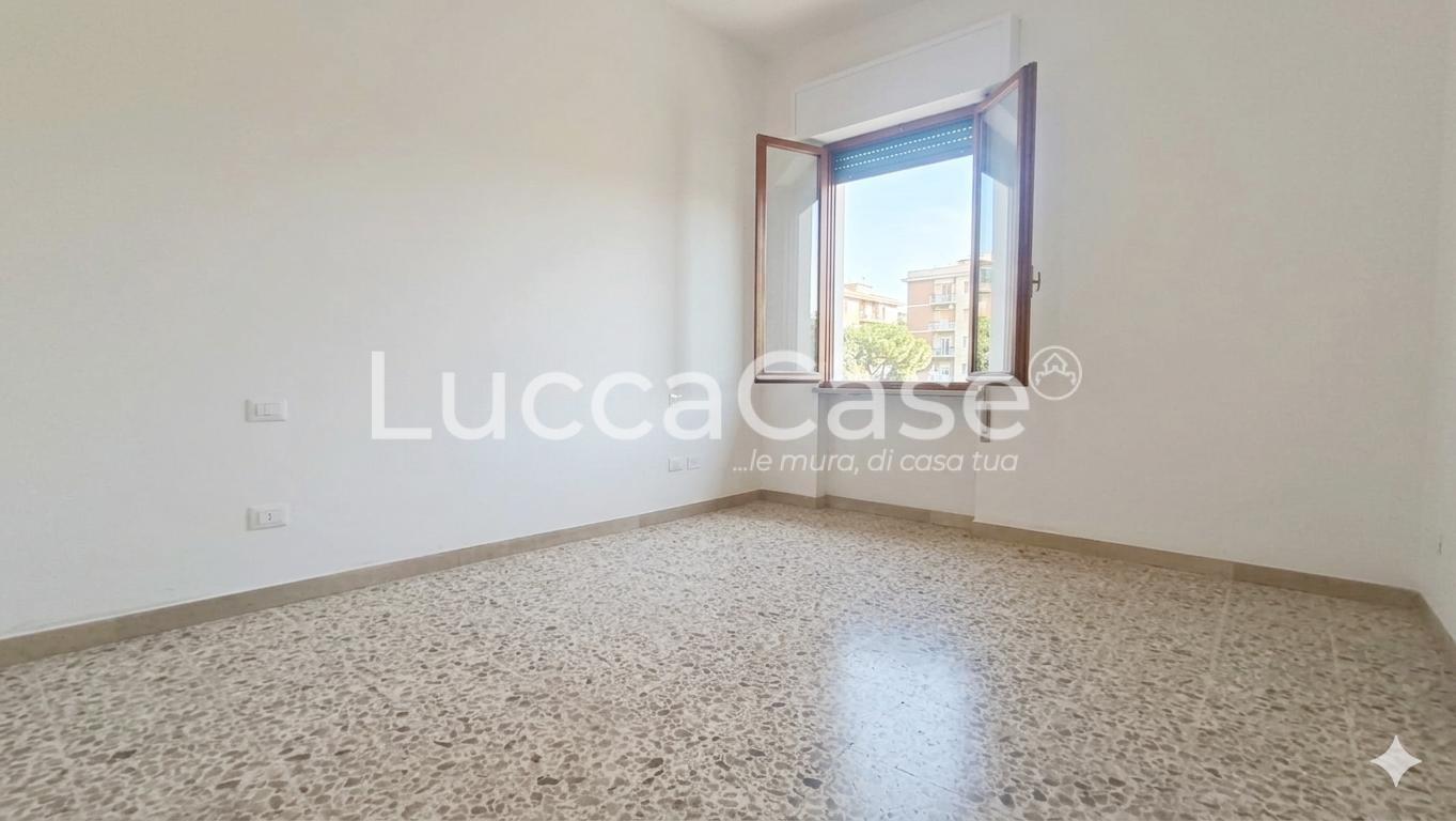 appartamento in affitto a Sesto Calende in zona Sant'Anna