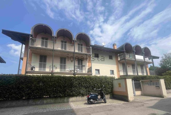 appartamento in affitto a Sesto Calende