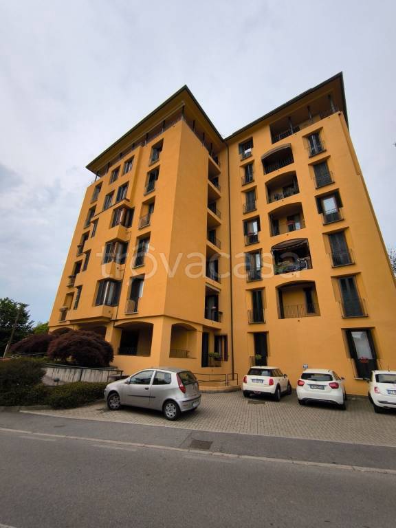 appartamento in affitto a Sesto Calende