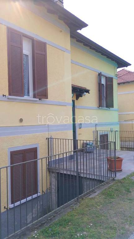 appartamento in affitto a Sesto Calende