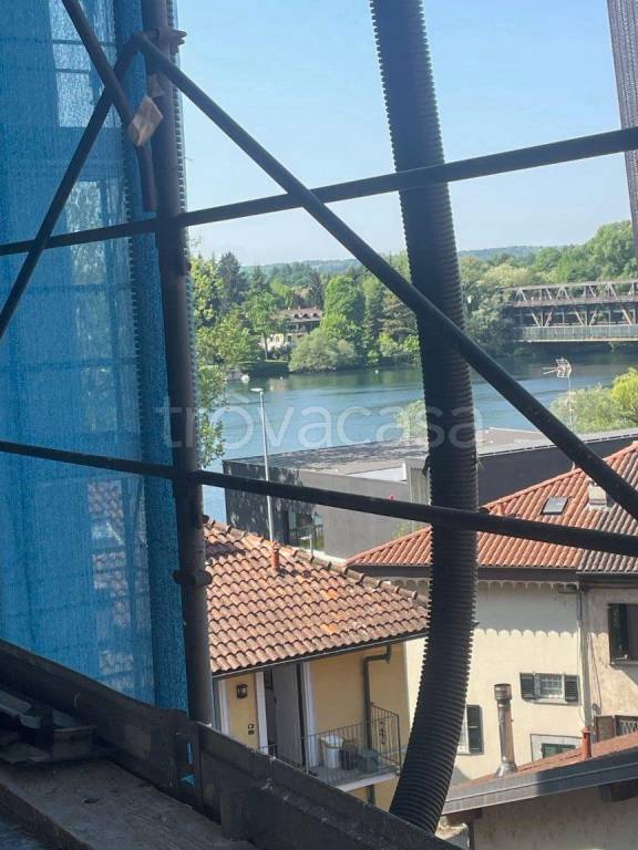 appartamento in affitto a Sesto Calende
