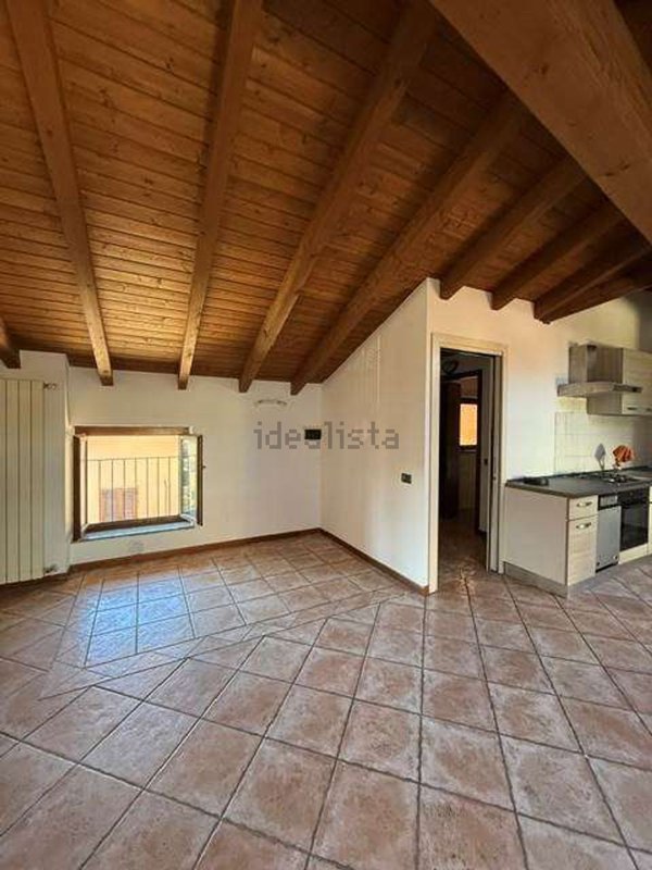 appartamento in affitto a Sesto Calende