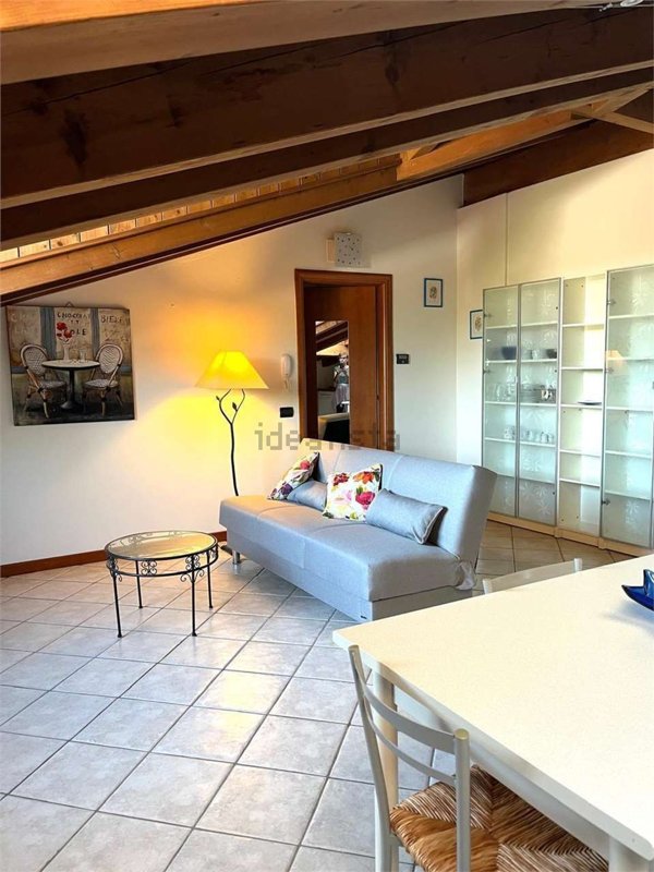 appartamento in affitto a Sesto Calende
