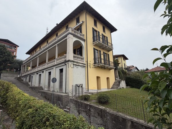 appartamento in affitto a Sesto Calende