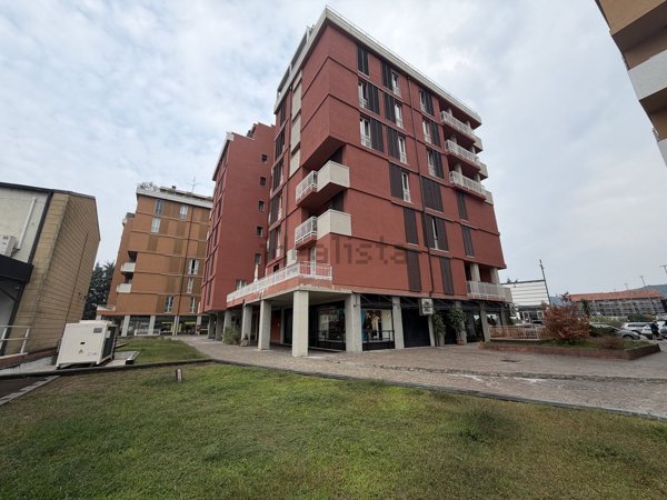 appartamento in affitto a Sesto Calende
