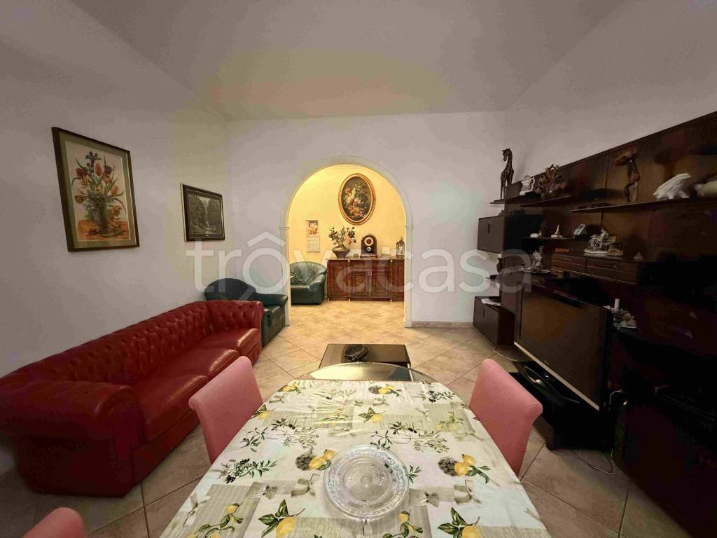 appartamento in affitto a Sesto Calende