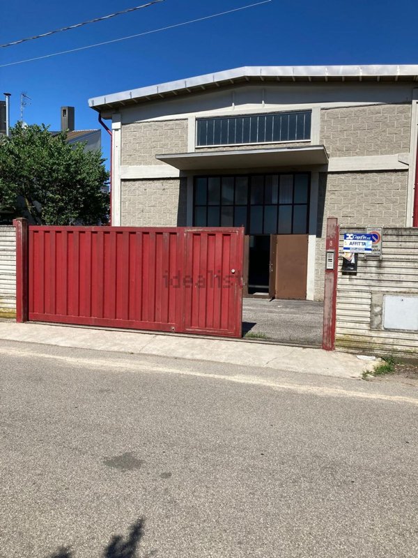 capannone in affitto a Solbiate Olona