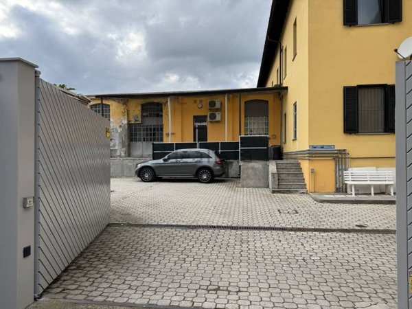 capannone in affitto a Somma Lombardo