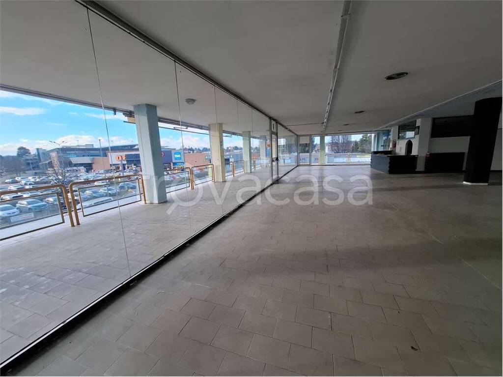 negozio in affitto a Somma Lombardo