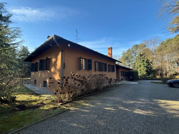 casa indipendente in affitto a Somma Lombardo in zona Coarezza