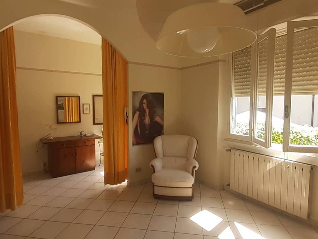 negozio in affitto a Somma Lombardo