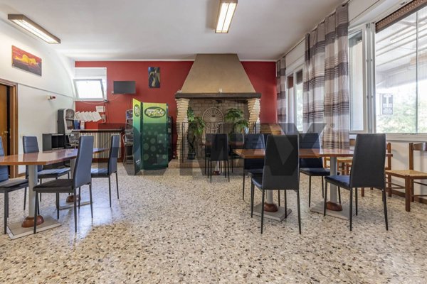 negozio in affitto a Somma Lombardo in zona Maddalena