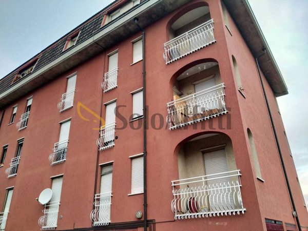 appartamento in affitto a Sumirago in zona Caidate