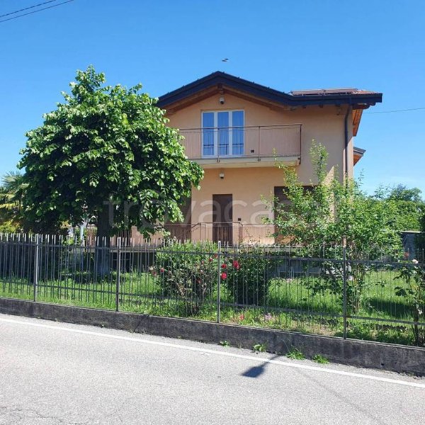 casa indipendente in affitto a Ternate