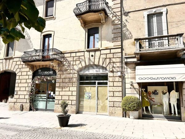 negozio in affitto a Tradate