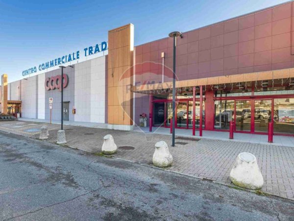 negozio in affitto a Tradate