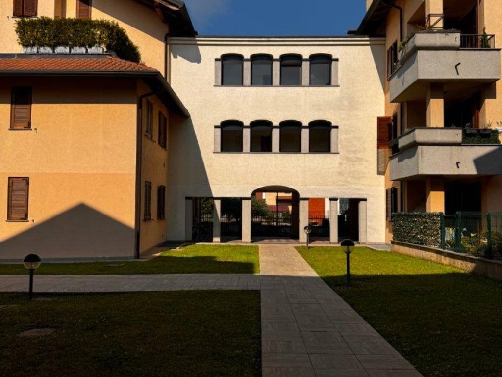 appartamento in affitto a Tradate in zona Ceppine