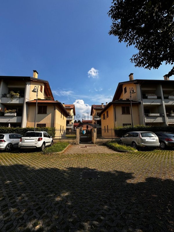 appartamento in affitto a Tradate in zona Ceppine