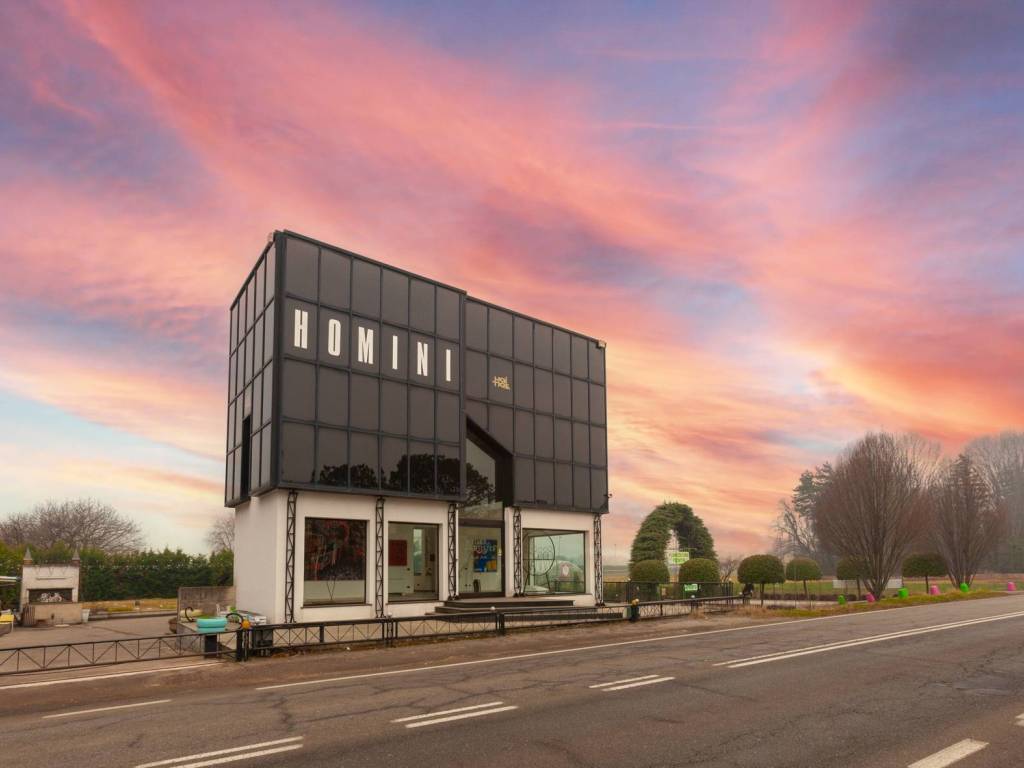 locale commerciale in affitto a Tradate