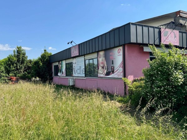 locale commerciale in affitto a Tradate