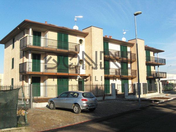 appartamento in affitto a Tradate in zona Abbiate Guazzone