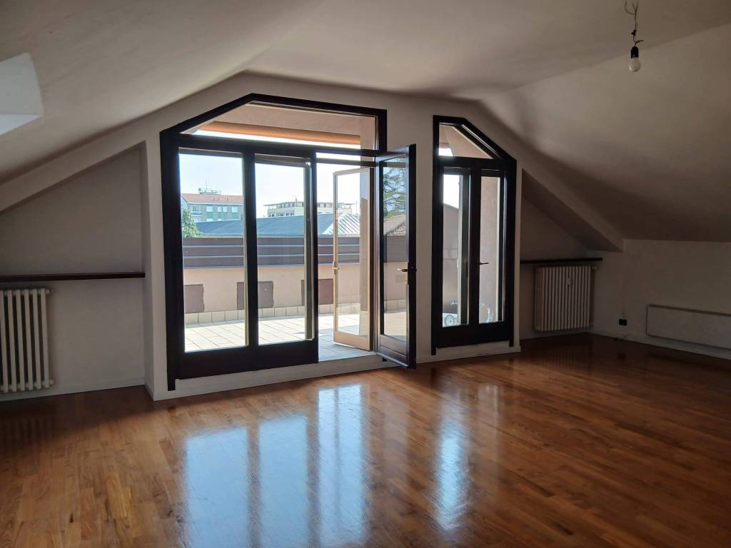 appartamento in affitto a Tradate