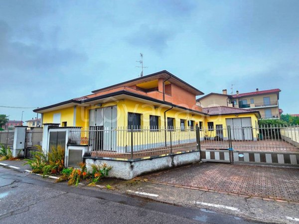 appartamento in affitto ad Uboldo