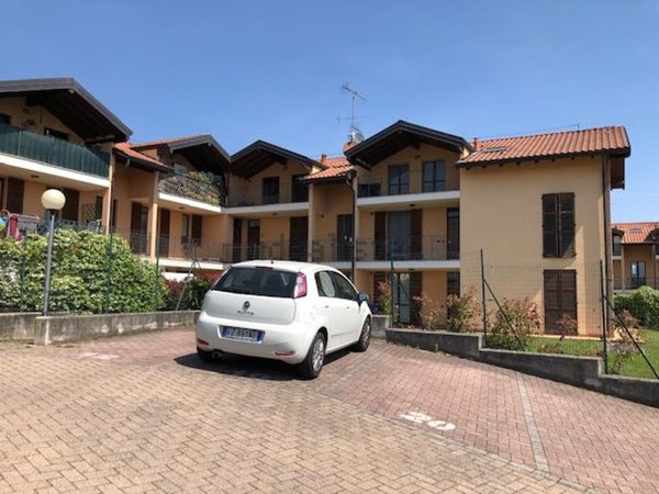 appartamento in affitto a Varano Borghi