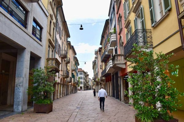 appartamento in affitto a Varese in zona Centro Città