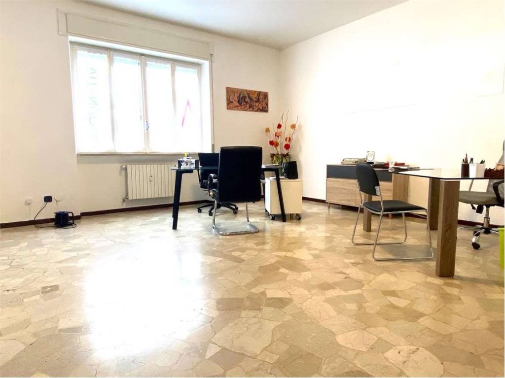 appartamento in affitto a Varese in zona Centro Città