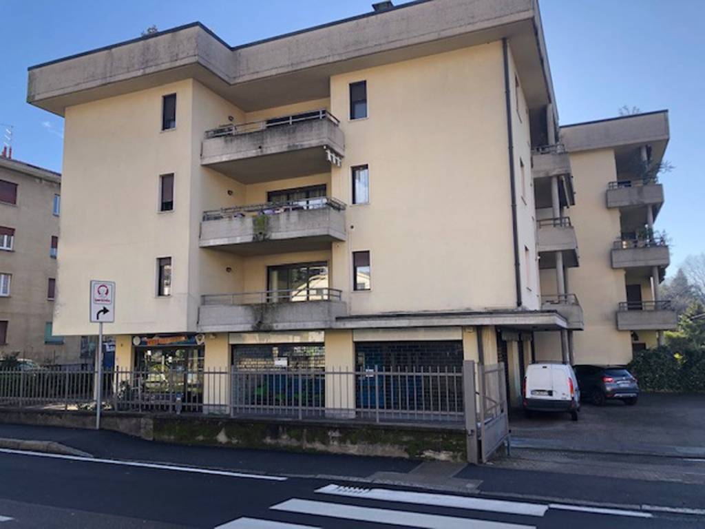appartamento in affitto a Varese in zona Viale Europa