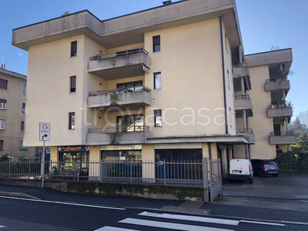 appartamento in affitto a Varese in zona Bosto