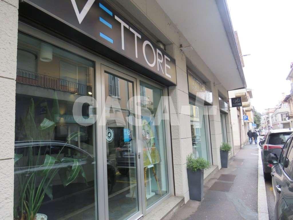 negozio in affitto a Varese in zona Centro Città