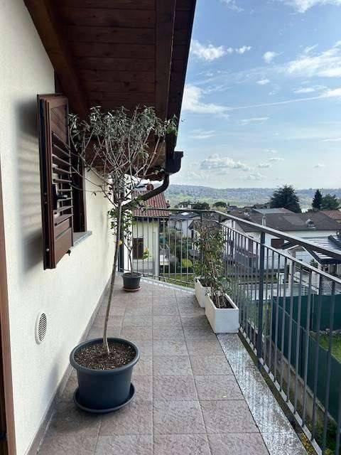 appartamento in affitto a Varese in zona Bobbiate