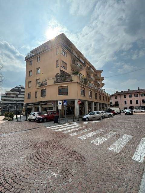 appartamento in affitto a Varese in zona Centro Città