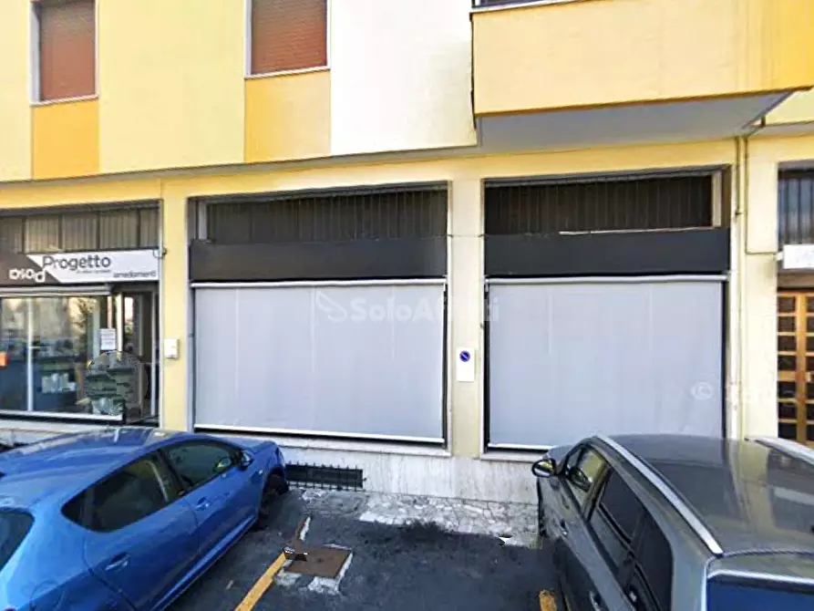 locale commerciale in affitto a Varese