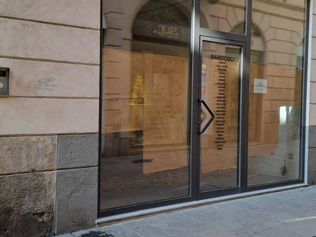 negozio in affitto a Varese in zona Biumo