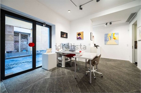 negozio in affitto a Varese in zona Centro Città