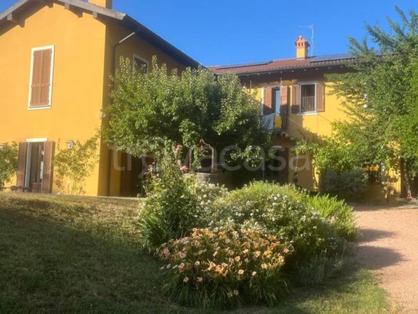 casa indipendente in affitto a Varese in zona Casbeno