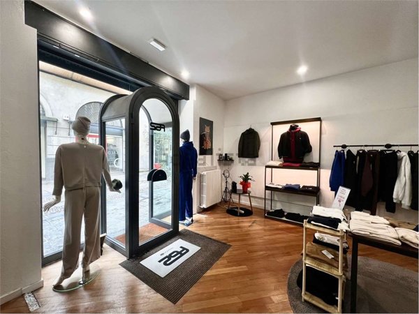 negozio in affitto a Varese in zona Centro Città