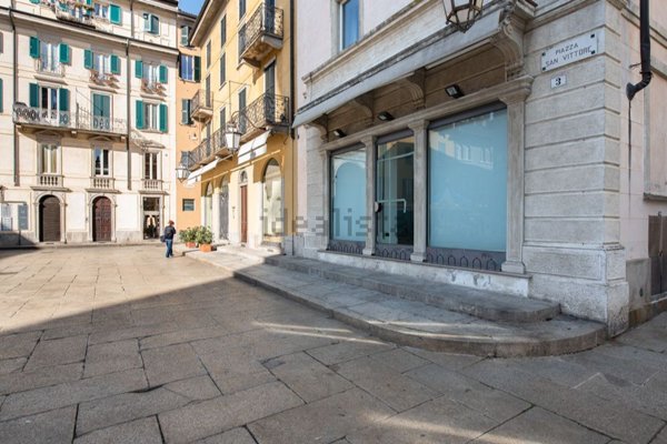 negozio in affitto a Varese
