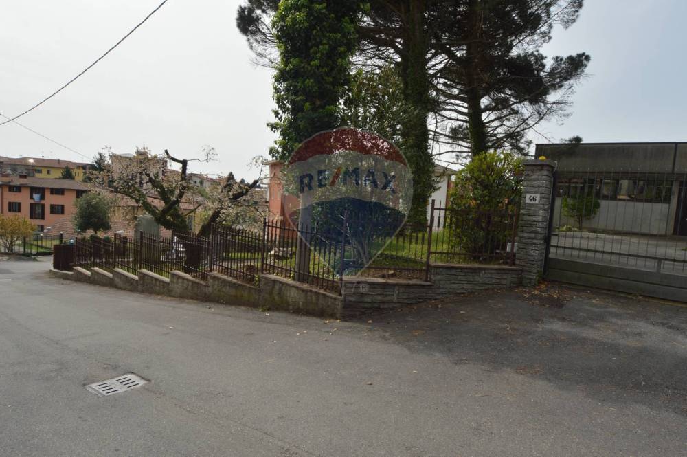 capannone in affitto a Varese in zona Bizzozero