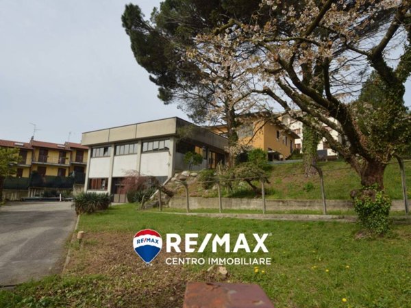 locale commerciale in affitto a Varese in zona Bizzozero